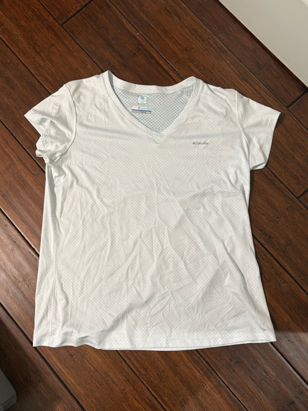 Columbia Women's white Short Sleeve Crew Performance Tee